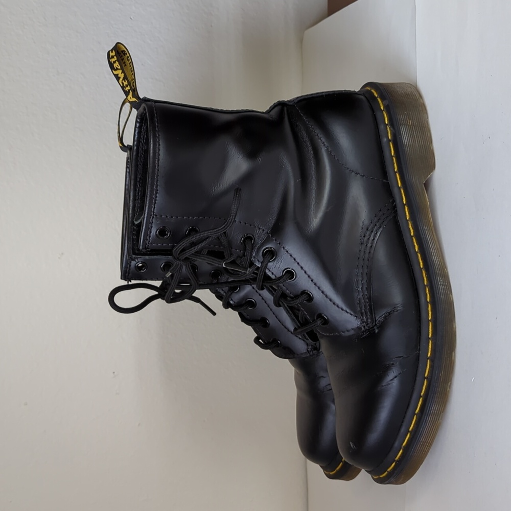 Dr. Martens 1460 SMOOTH LEATHER LACE UP BOOTS - Black - Size 10 women or 9 men